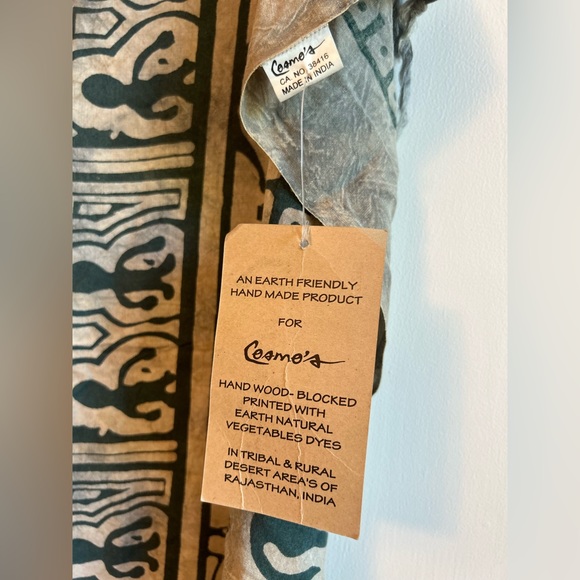 NWT: Beautiful Patterned Pashmina/Wrap by Cosmo’s - Picture 4 of 8